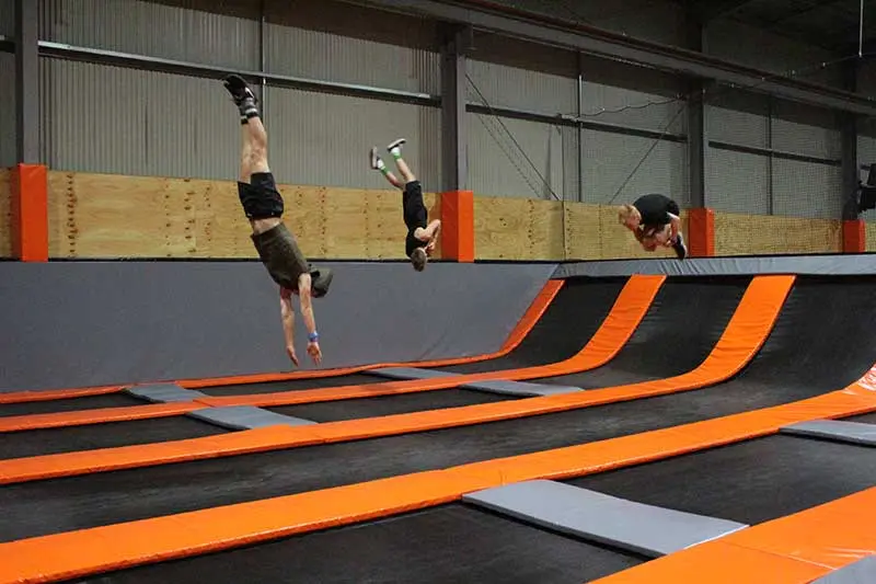 Jump & Climb trampoline arena