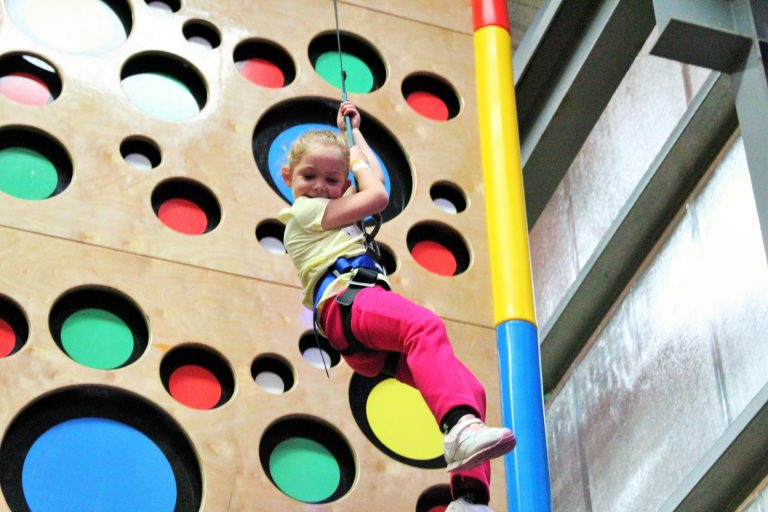 Gallery Jump & Climb