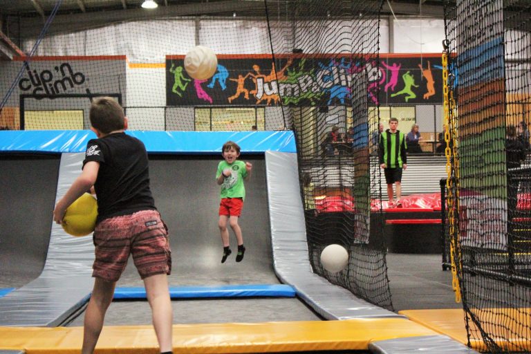 Gallery Jump & Climb